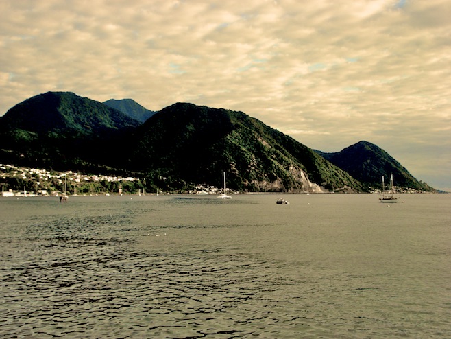 Dom Roseau Moorings